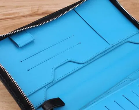 Hudson Passport Wallet
