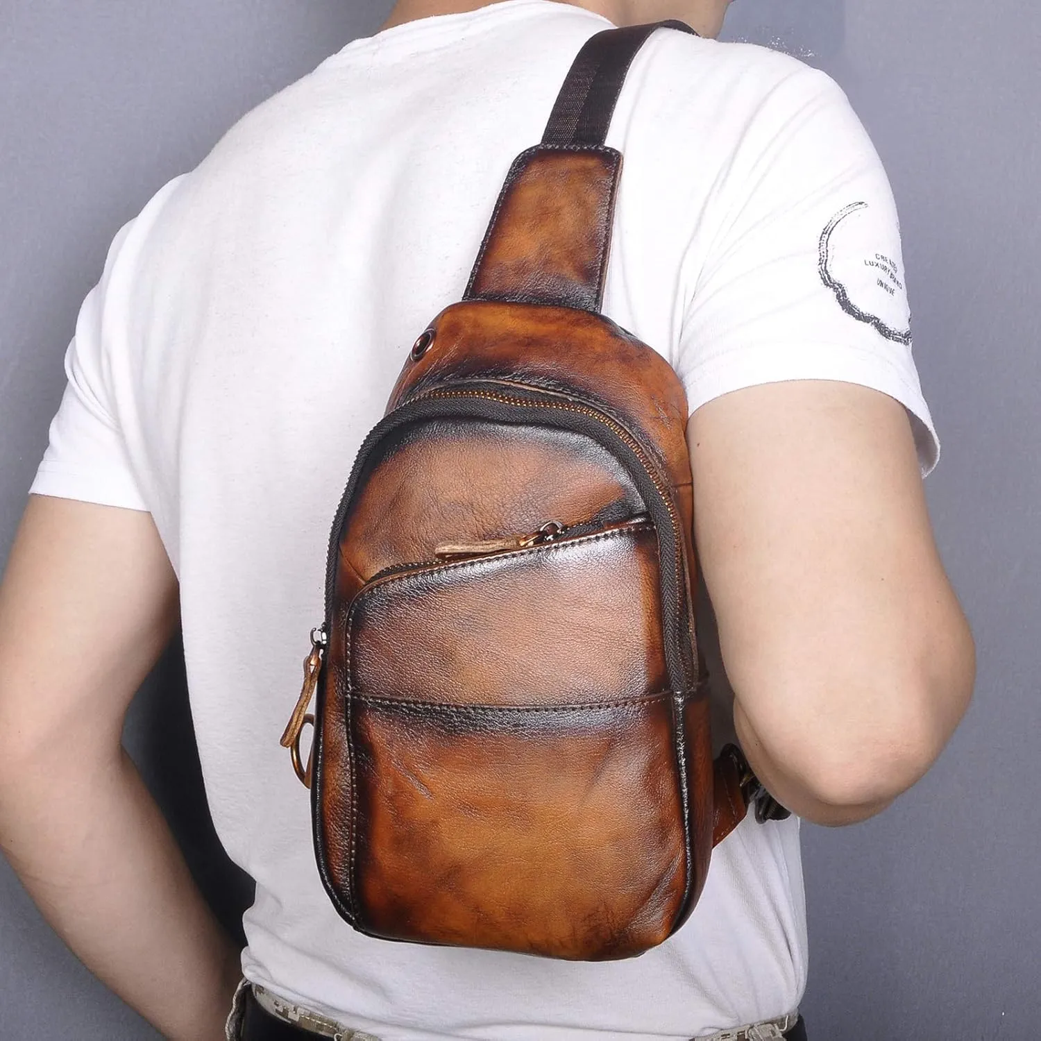 Le'aokuu Men Outdoor Casual Travel Hiking Tea Crossbody Chest Sling Bag Rig One Shoulder Strap Bag Backpack Men Leather(8010 Karamell)…