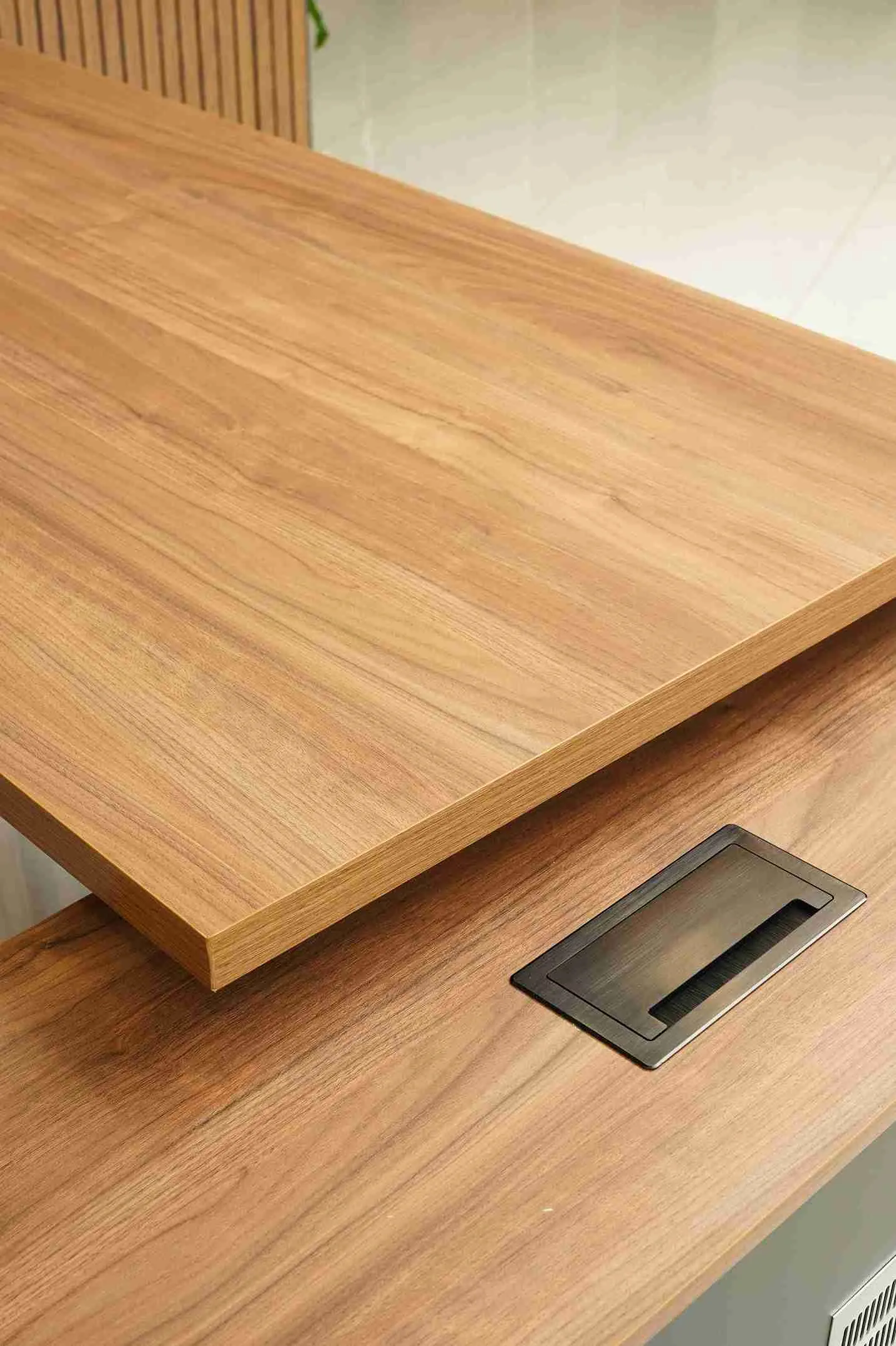 SLYN Manager Desk