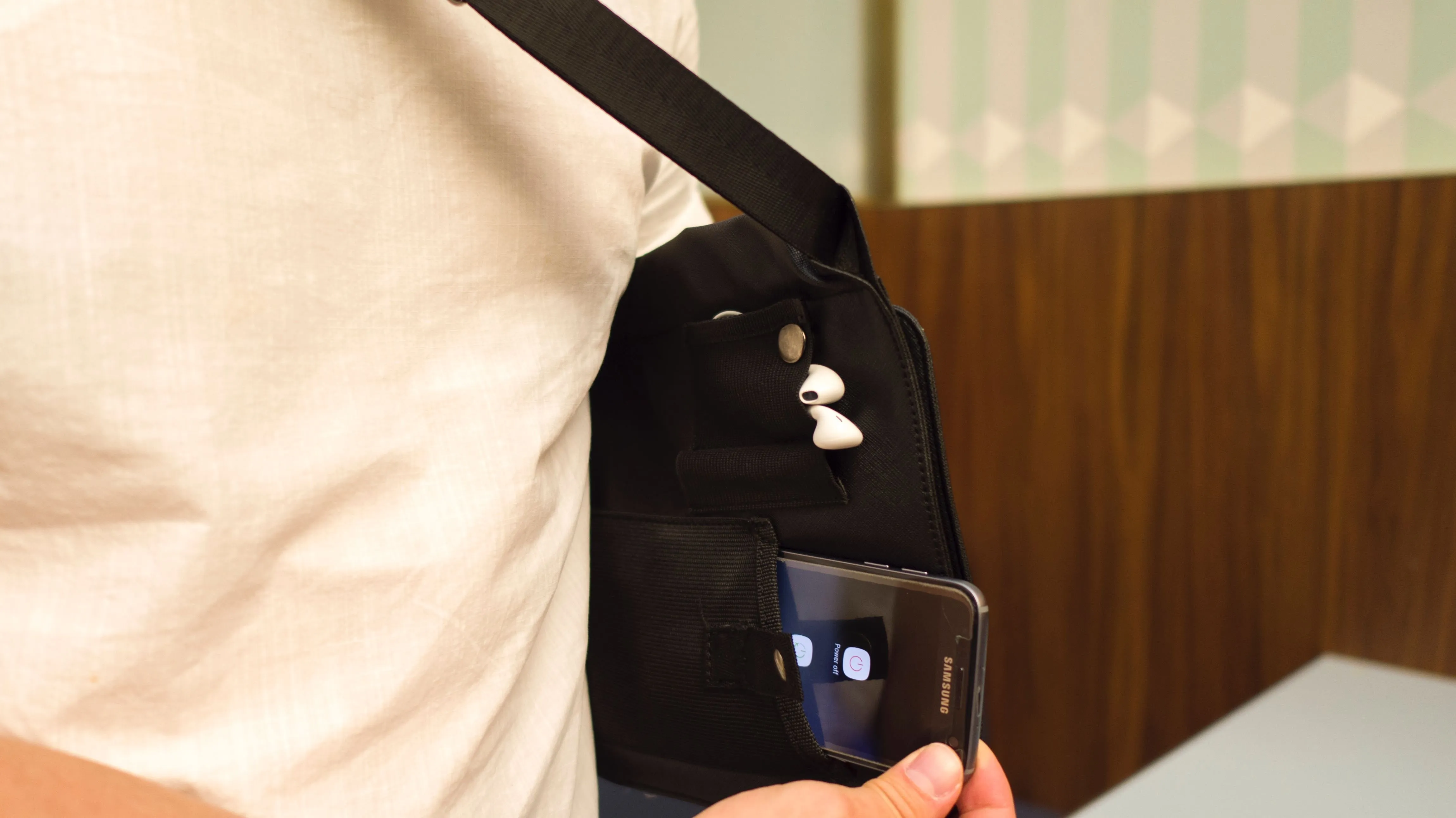 The Rib 2.5 RFID Holster Bag