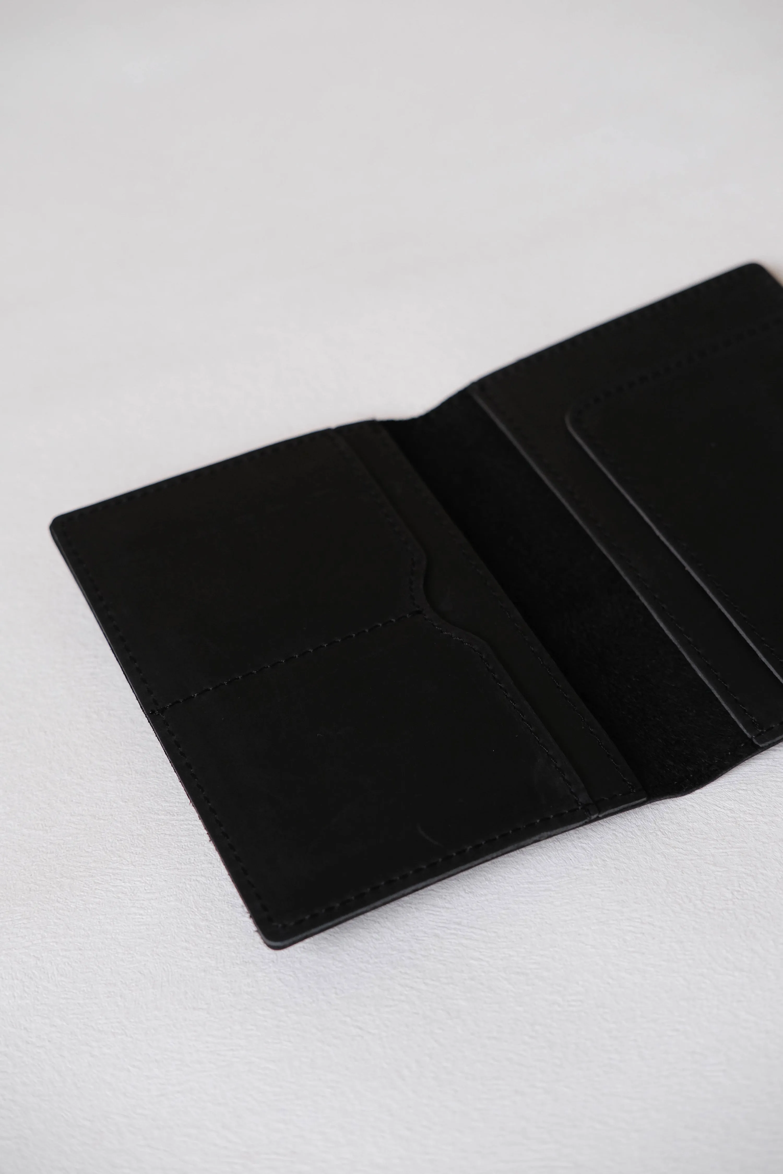 Voyage Luxe Genuine Leather Passport Sleeve In Classic Black